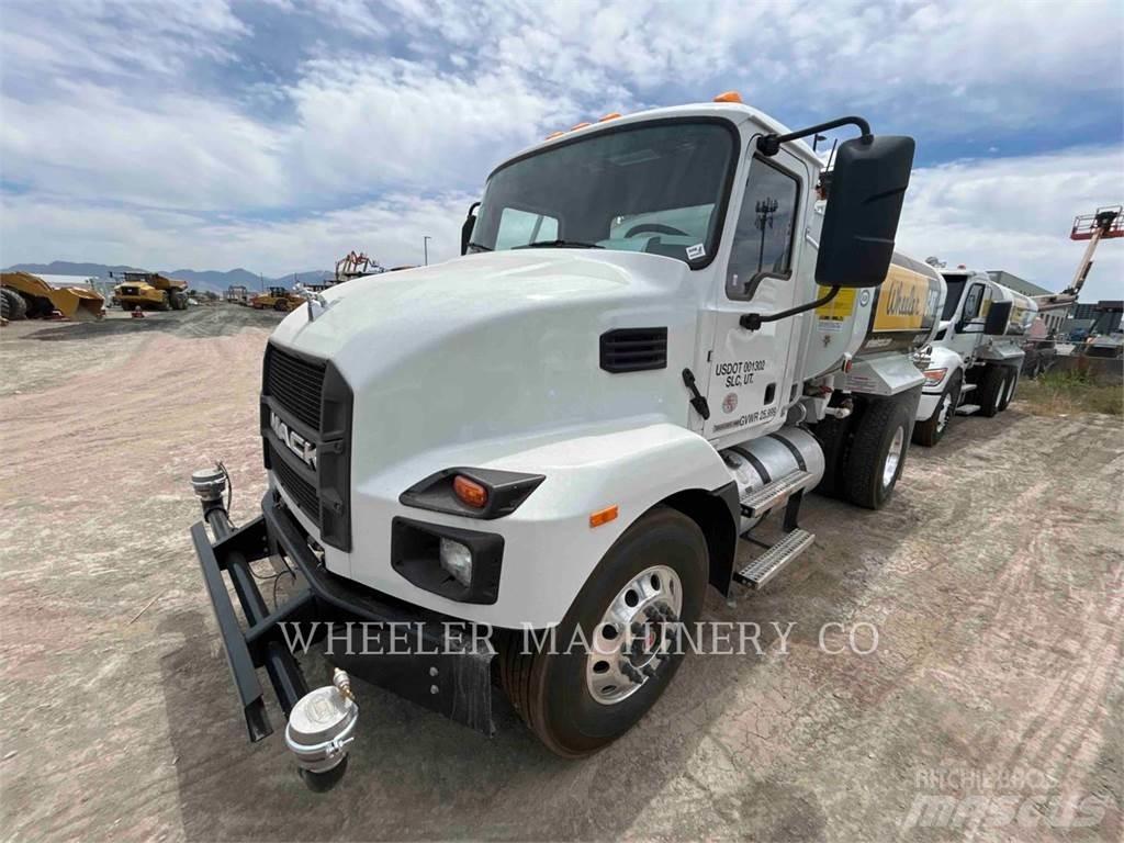 Mack WT2000 A Tanker trucks