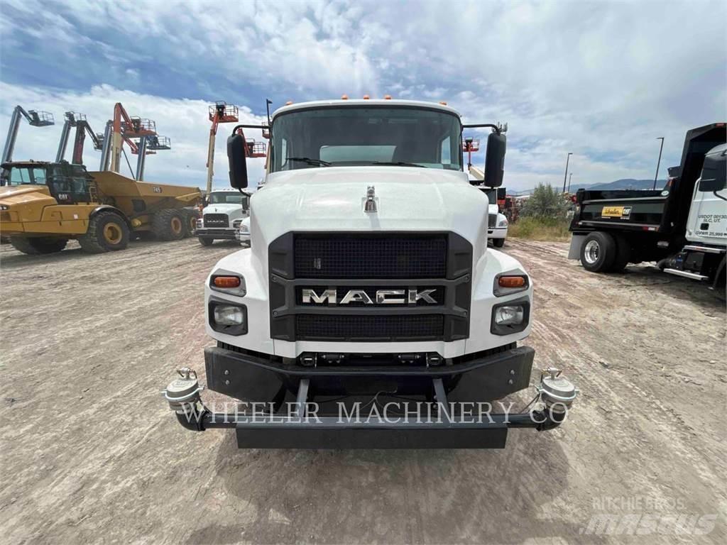 Mack WT2000 A Tanker trucks