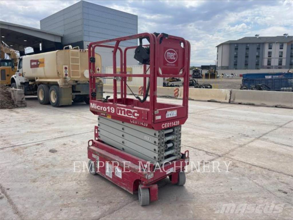 MEC MICRO 19 Articulated boom lifts