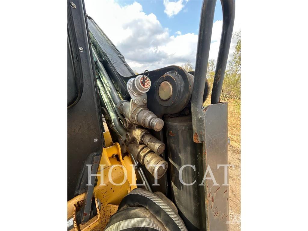 New Holland C362 Crawler loaders