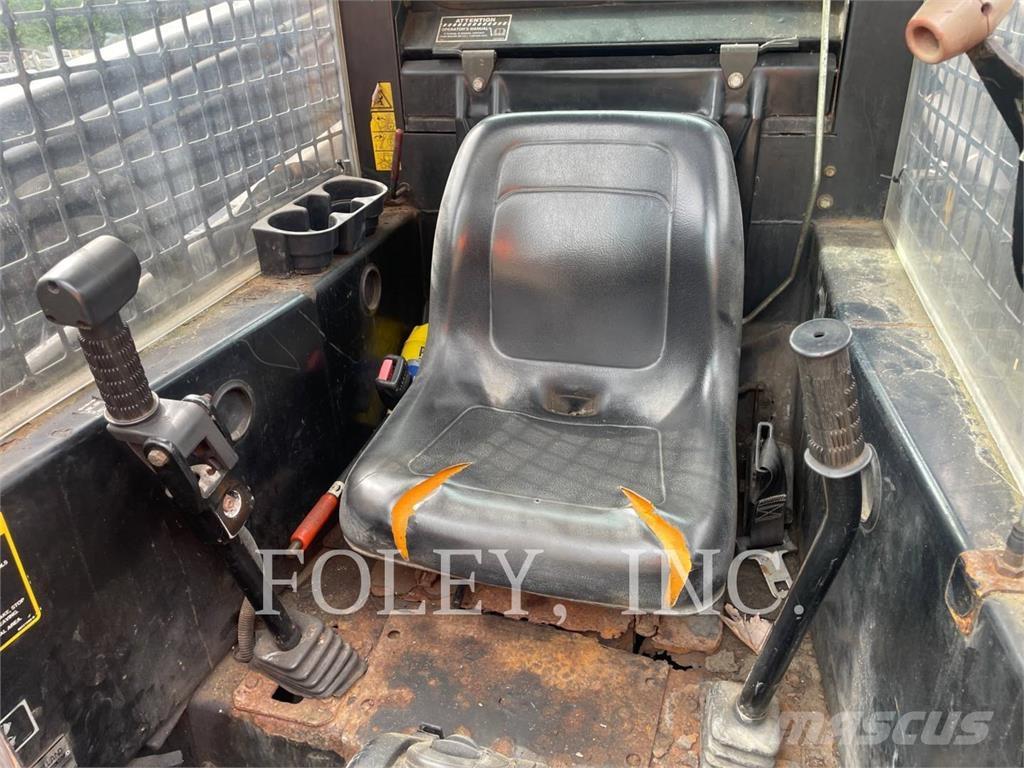 New Holland LX885 Skid steer loaders