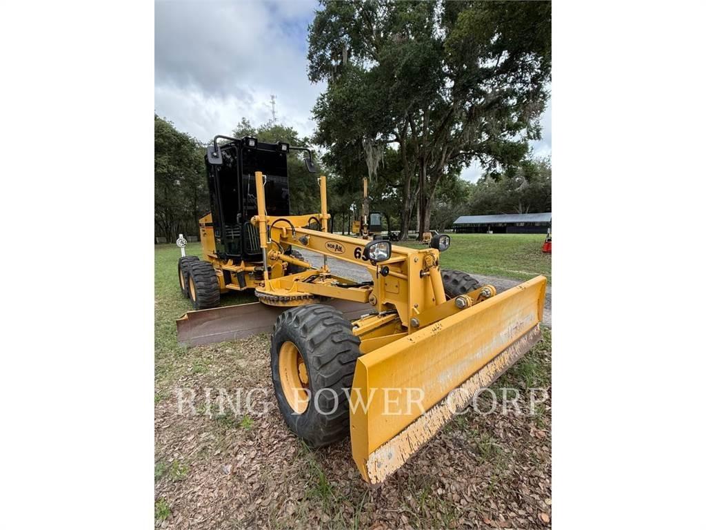 Noram 65E CAB Graders