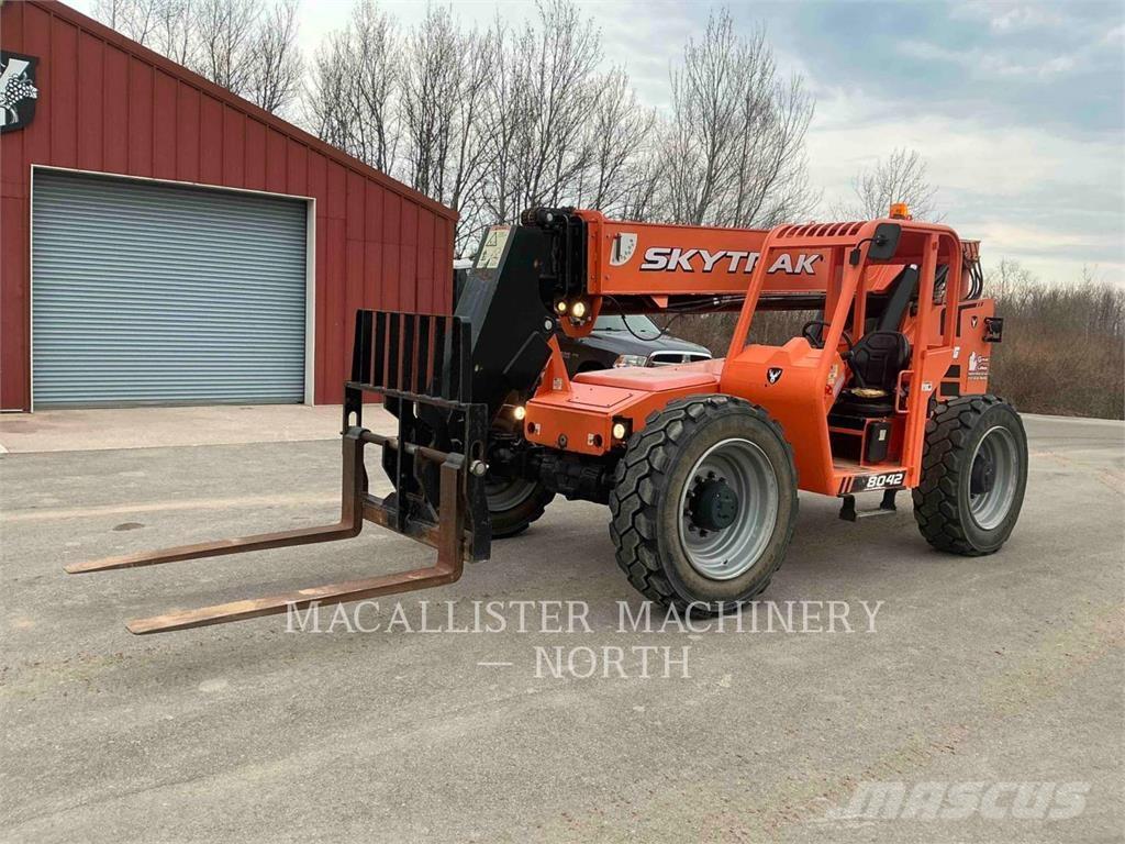  OMNIQUIP/SKY TRAK 8042 Telescopic handlers