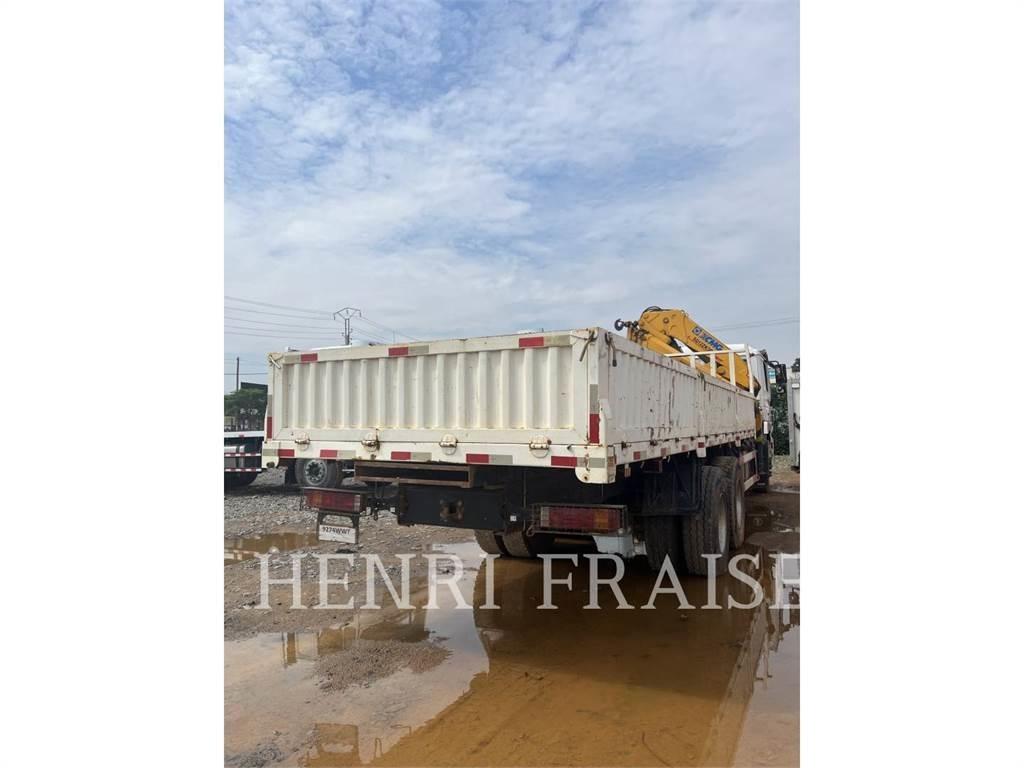 Shacman CAMION GRUE 12T All terrain cranes