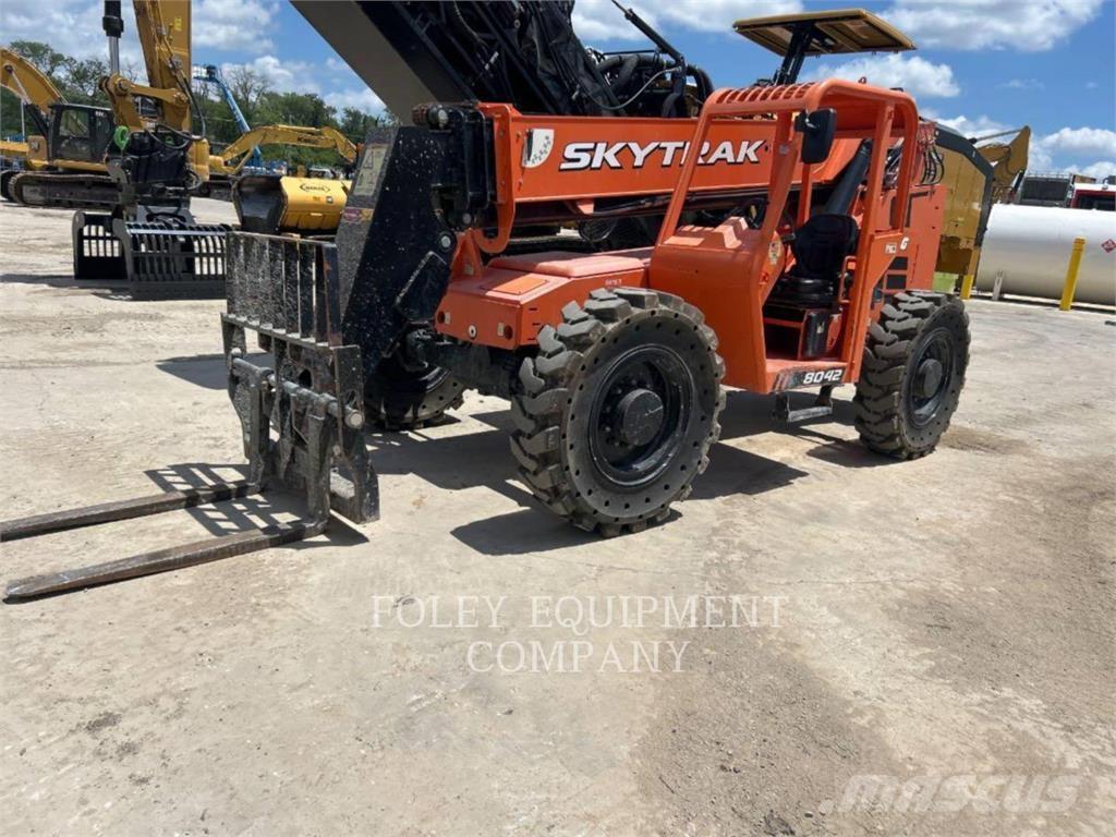 SkyTrak 8042O Telescopic handlers