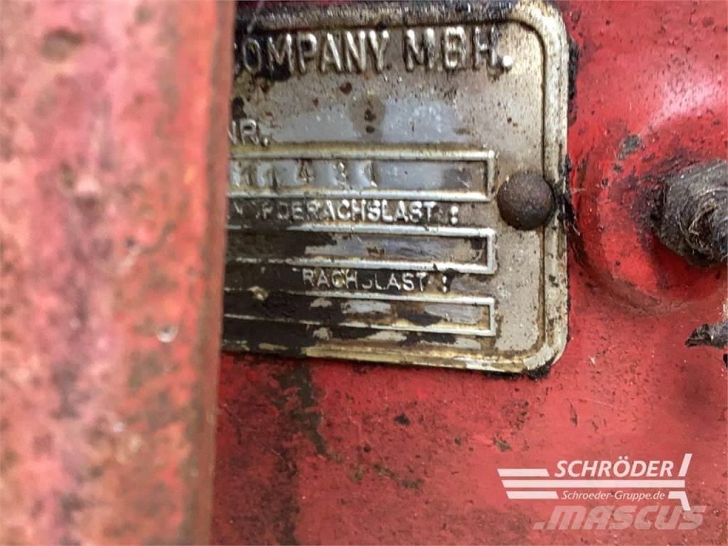 McCormick 724 Tractors