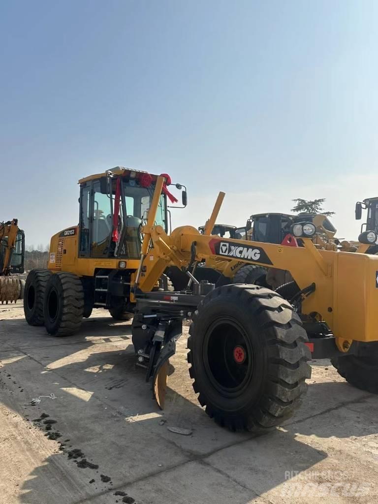 XCMG GR 2153 Graders