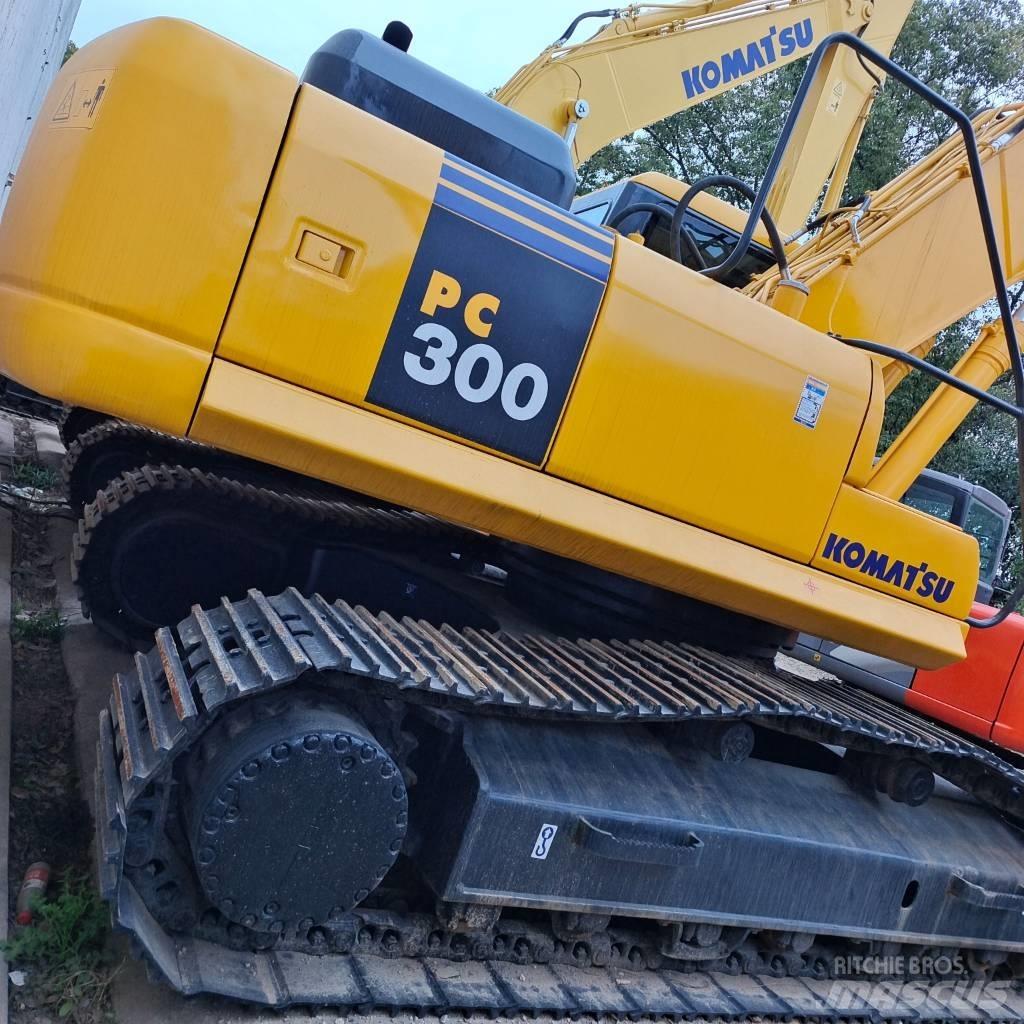 Komatsu PC 300 Crawler excavators
