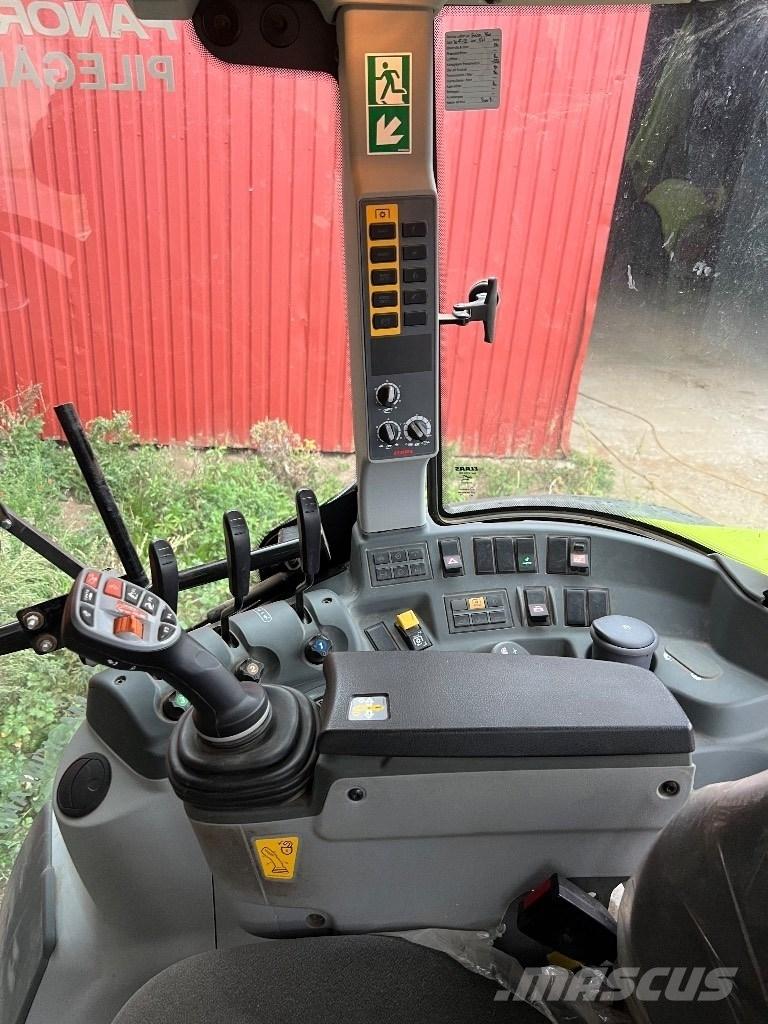 CLAAS Arion 460 CIS Tractors