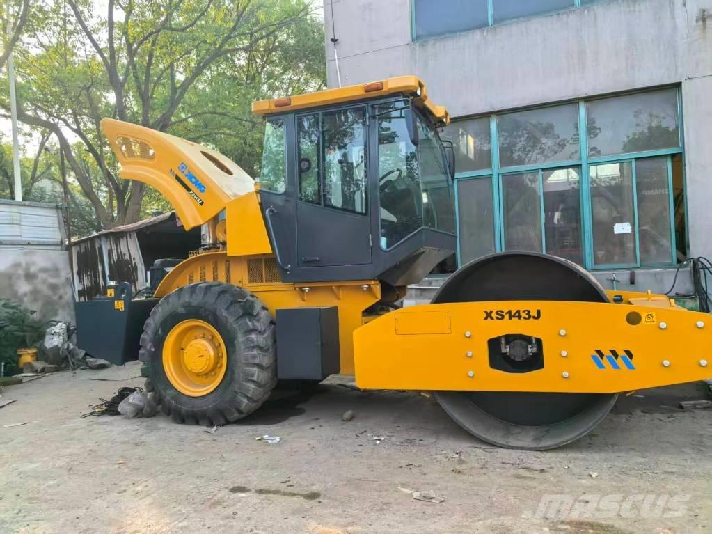 XCMG XS142J Single drum rollers