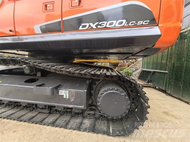 Doosan DX 300 LC Crawler excavators