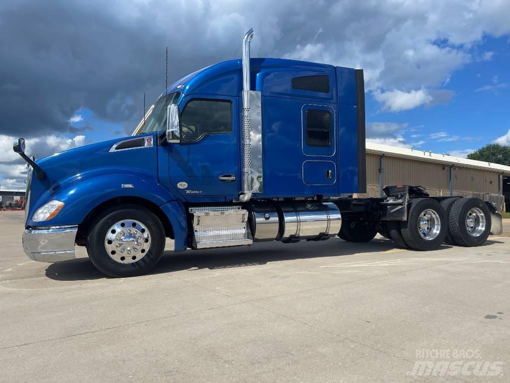 Kenworth T 680 Tractor Units
