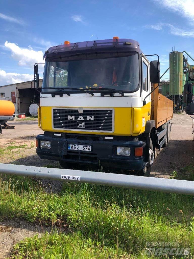 MAN 26.322 Crane trucks