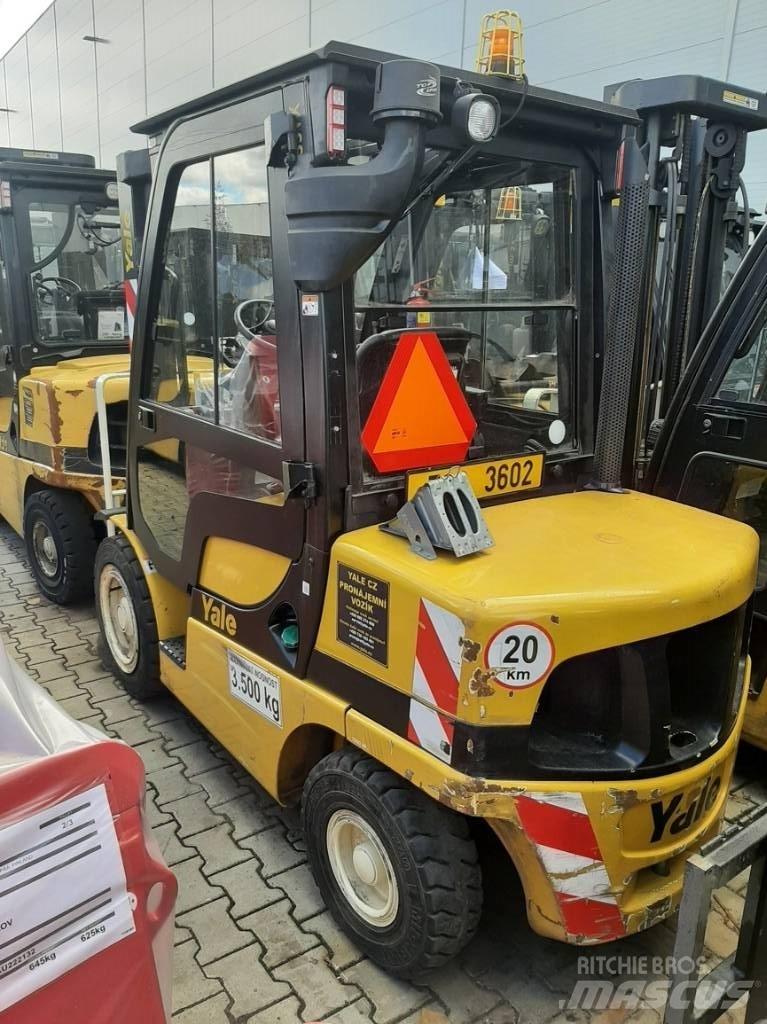 Yale GDP35VX Diesel trucks