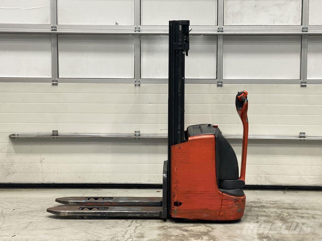 Linde L12I Pedestrian stacker