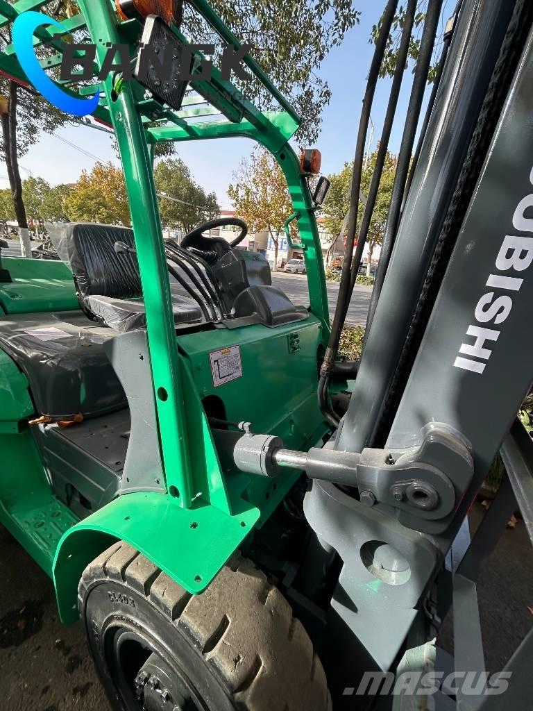 Mitsubishi FD 50 Diesel trucks