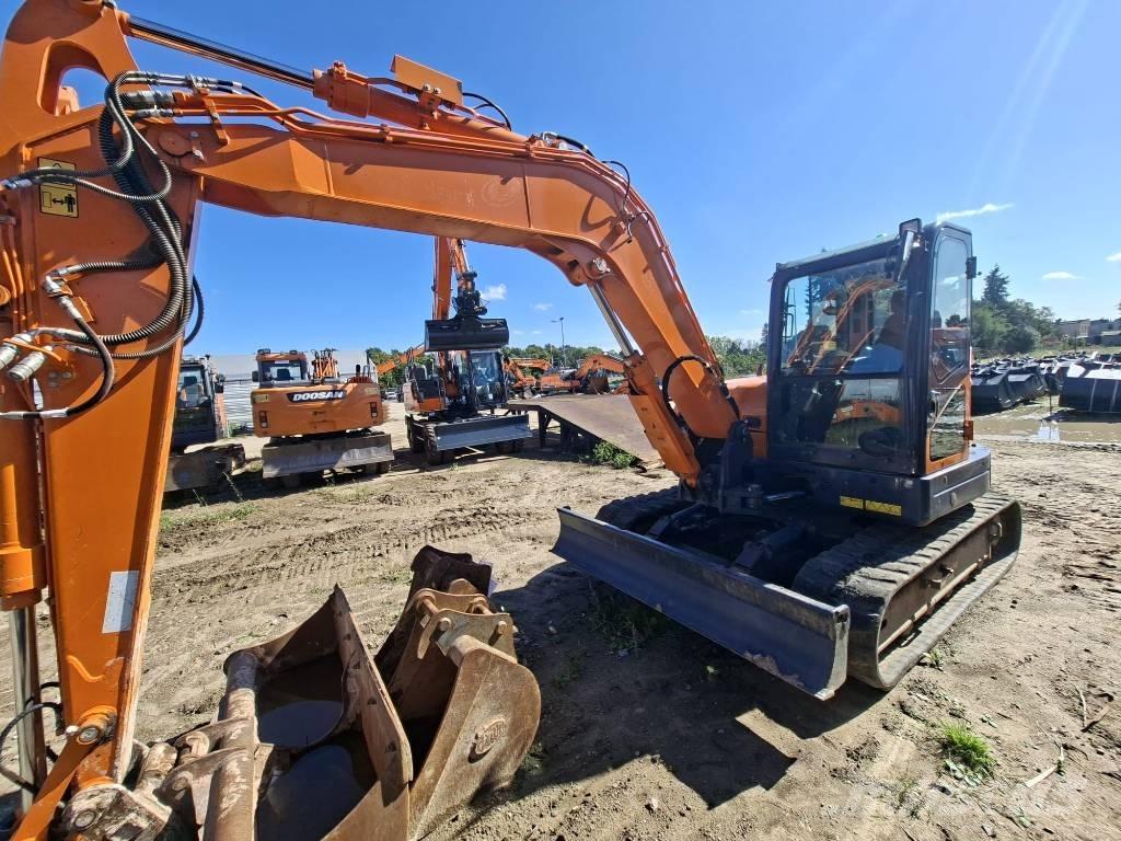 Doosan DX 85 R-3 Midi excavators  7t - 12t