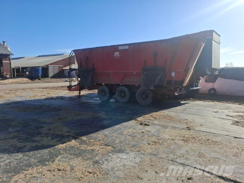 JF FEEDER VM 38 Animal feeders