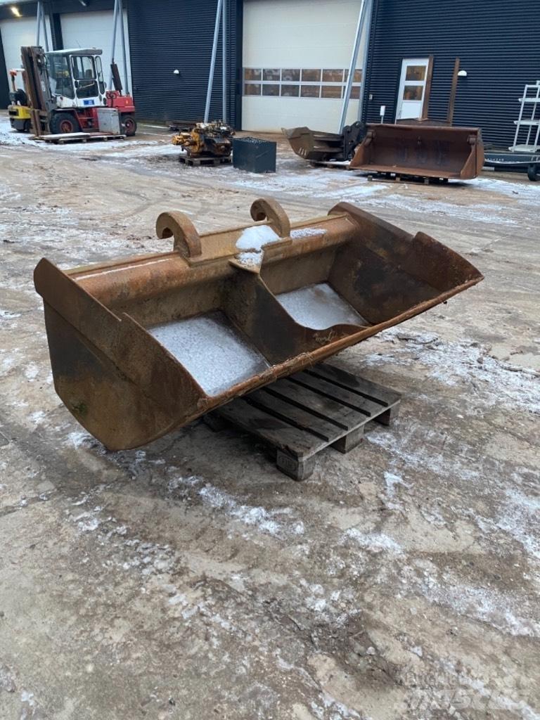  Andet Planerskovl Buckets