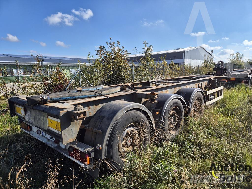 Renders N3ST31L Curtainsider semi-trailers