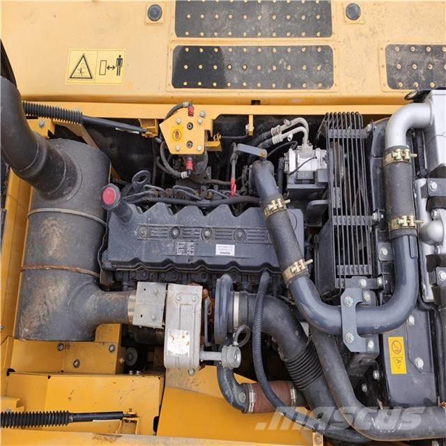 Komatsu PC 220-8 Crawler excavators