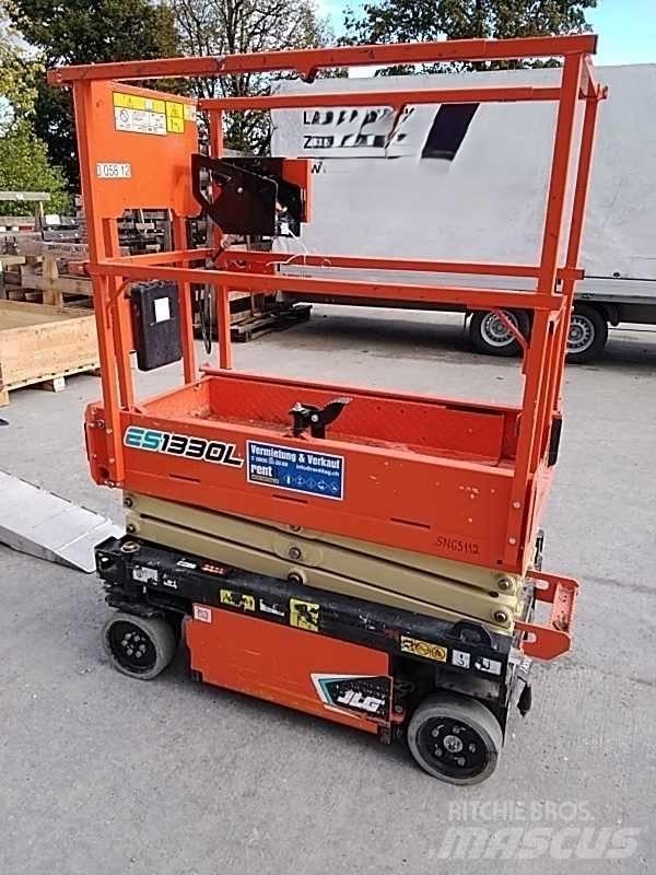 JLG ES 1330 L Scissor lifts