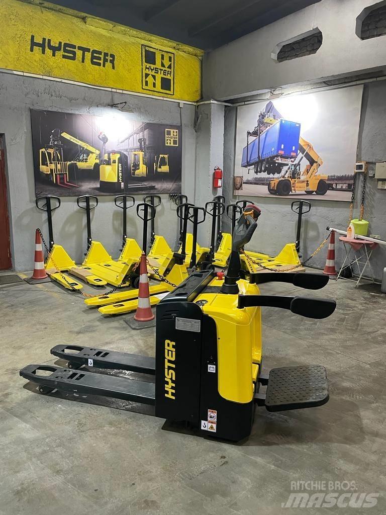Hyster P2.0UTS Low lifter with platform