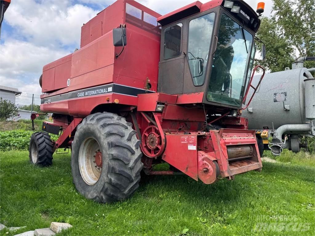 Case IH 1680 Axial Combine harvesters