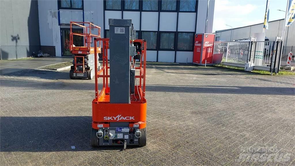 SkyJack SJ16 Other lifts and platforms