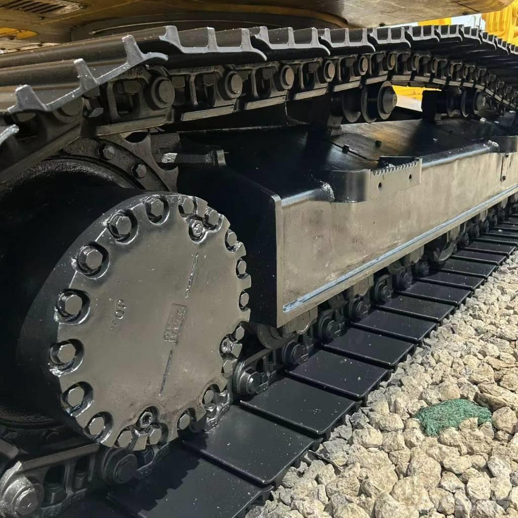 Komatsu PC 200-8 Crawler excavators