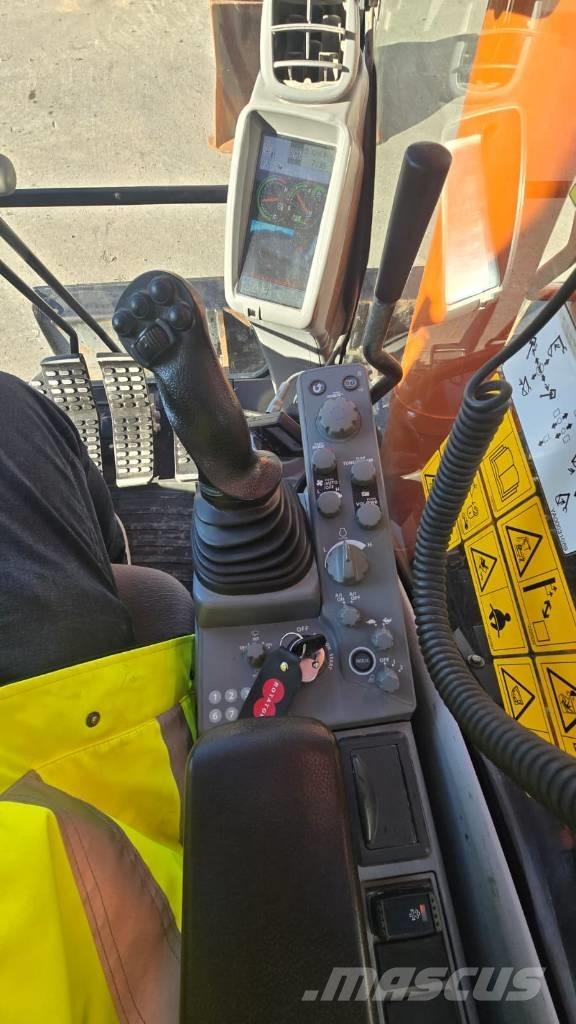 Hitachi ZX 135 US-6 Crawler excavators