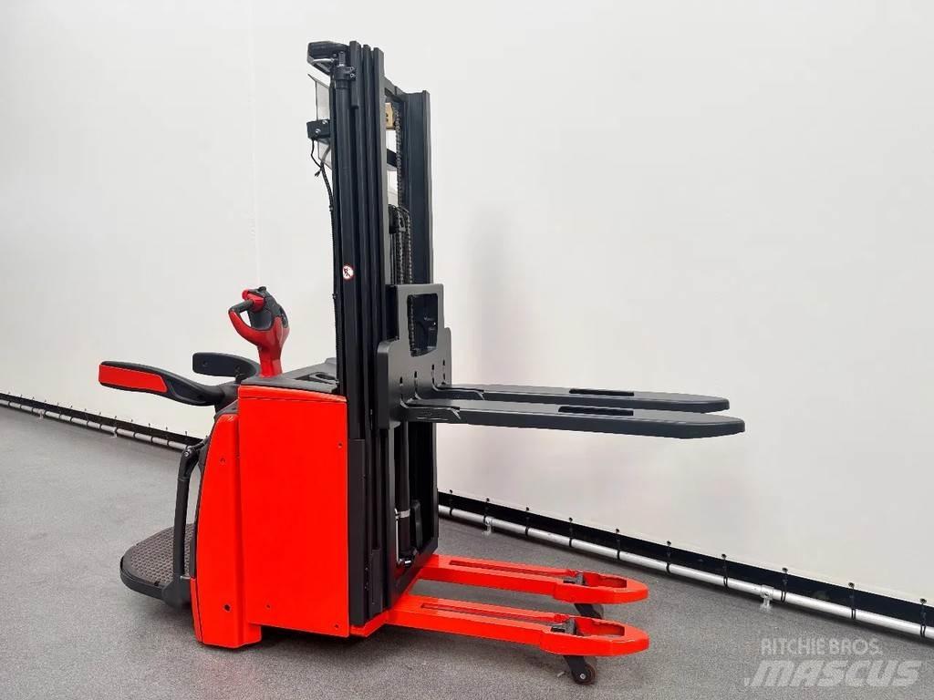 Linde L 14 AP Pedestrian stacker