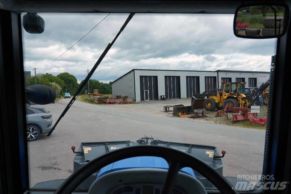 New Holland T 5050 Tractors