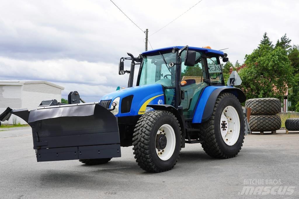 New Holland T 5050 Tractors