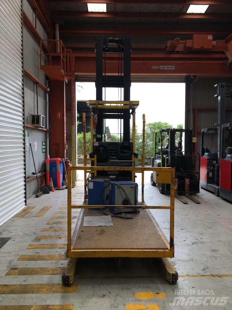 Hyster R30XMF2 High lift order picker