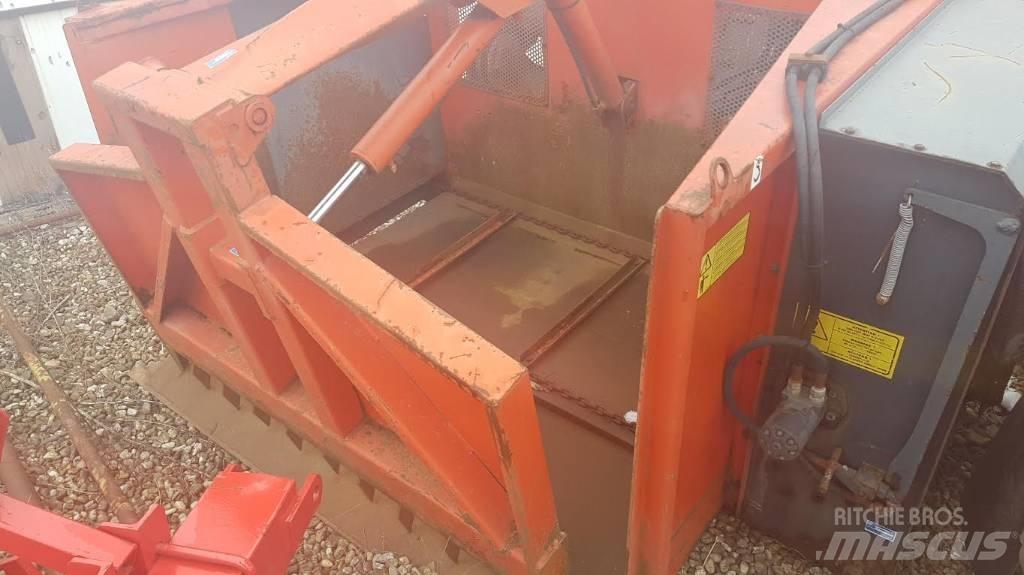  Polycrok Animal feeders