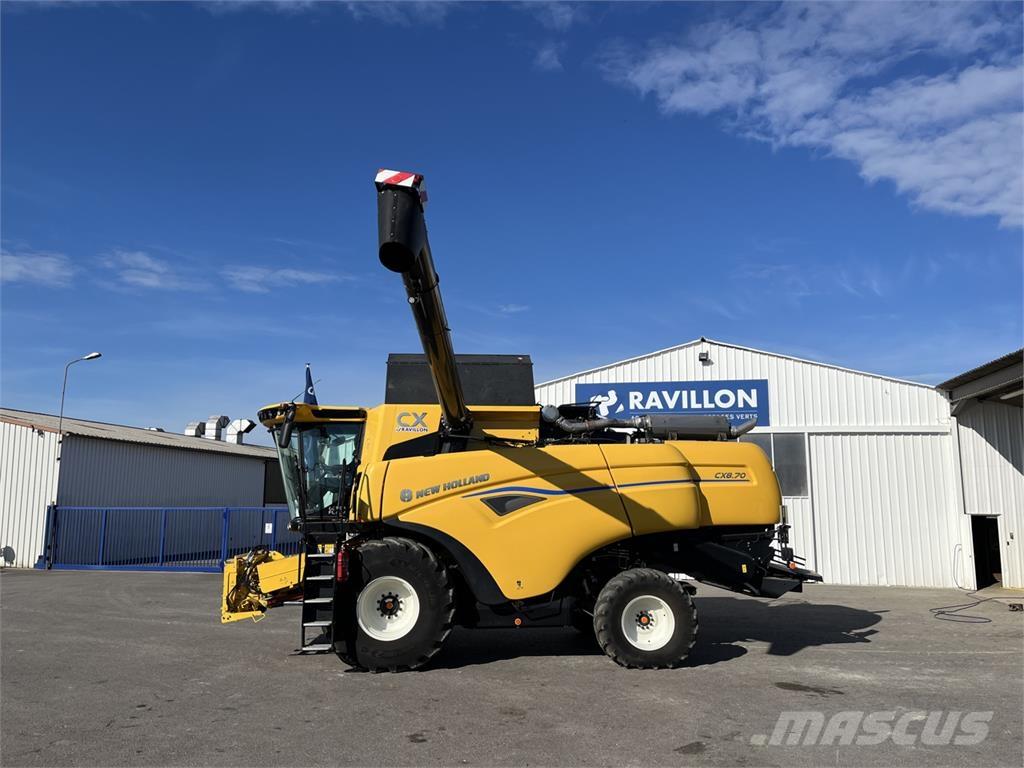 New Holland CX8.70 Combine harvesters