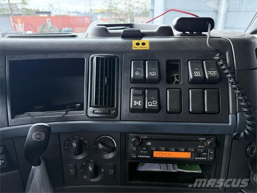 Volvo FH13 6x4 Hook lift trucks