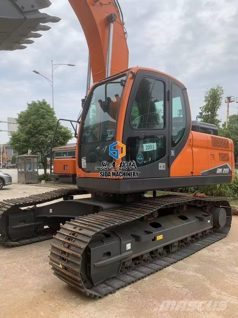 Develon DX 215 Midi excavators  7t - 12t