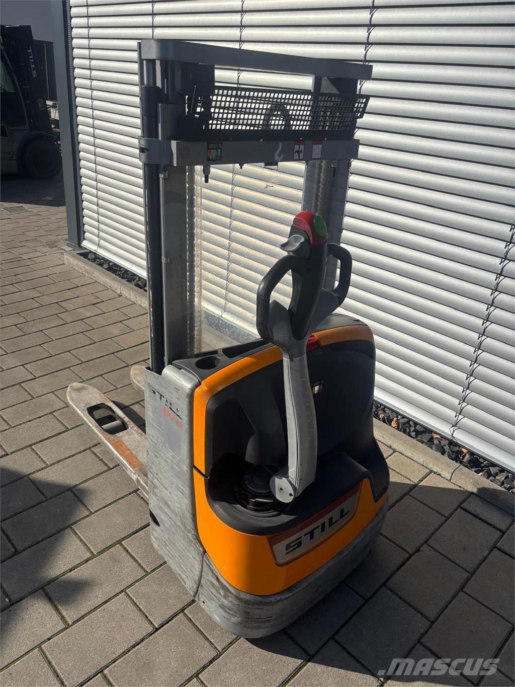 Still EXV12 Self propelled stackers