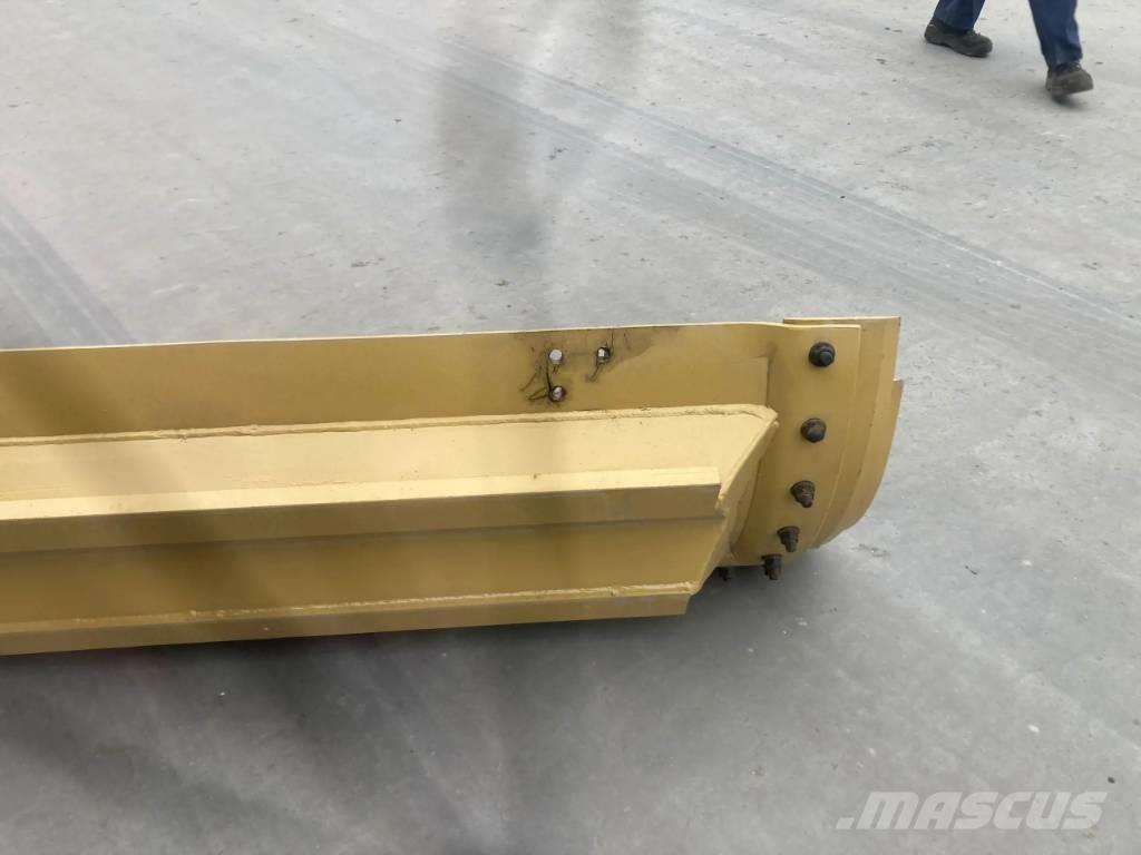 CAT 140M3 Moldboard Blades