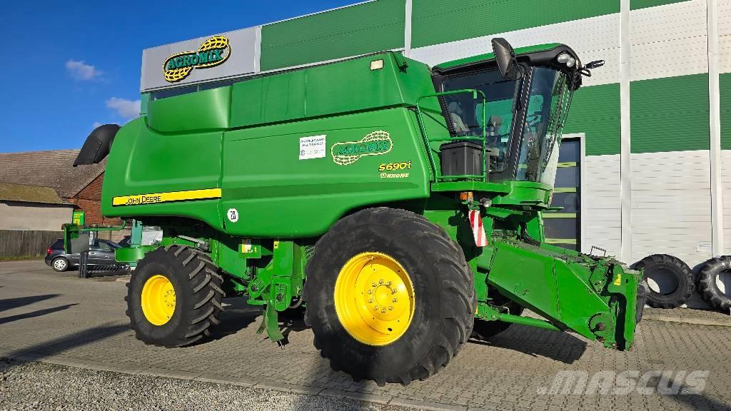 John Deere S 690 i Combine harvesters