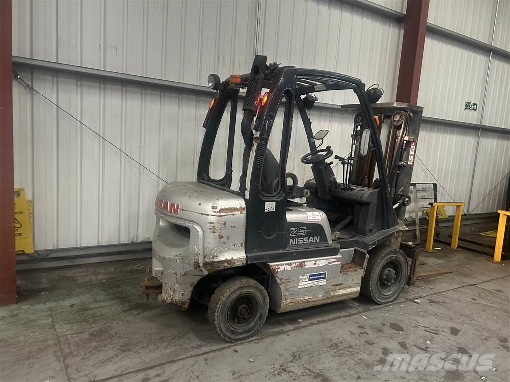 Nissan FD02A25Q Diesel trucks