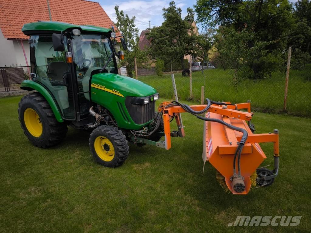 John Deere 3720 Compact tractors