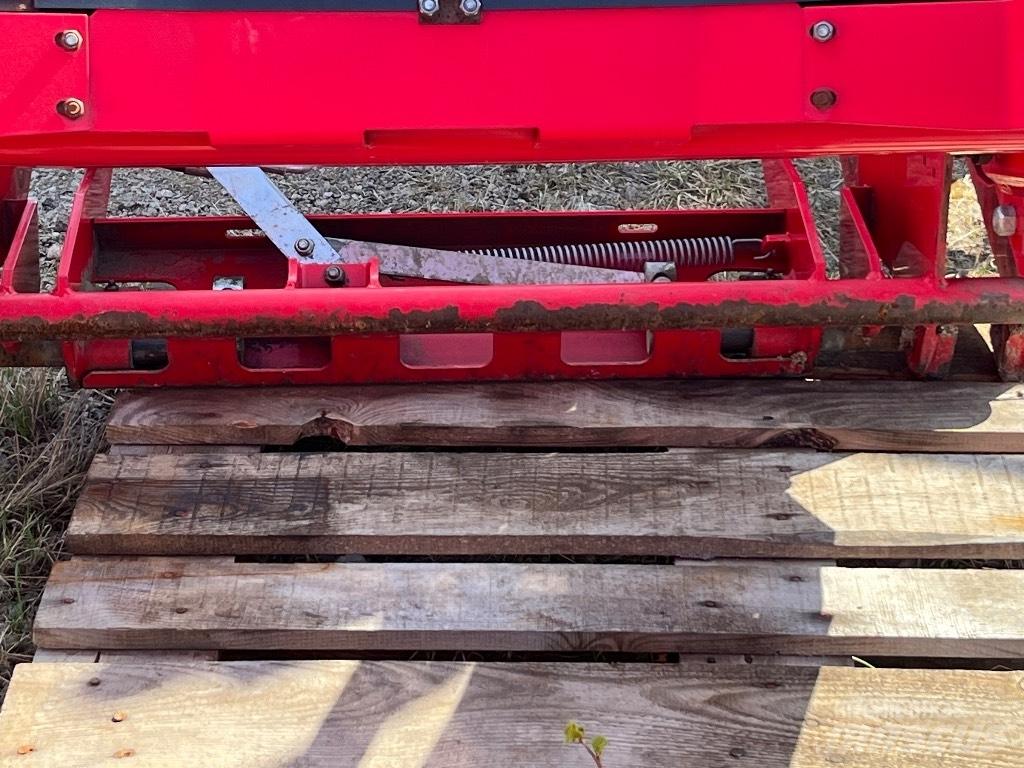 Massey Ferguson 945 Front loaders and diggers