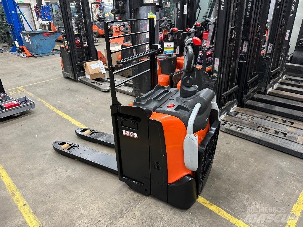 Toyota LPE220 Low lifter with platform