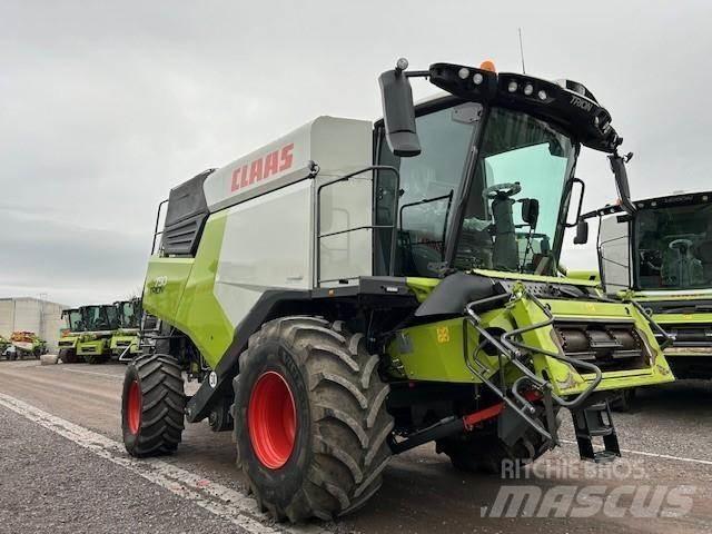 CLAAS TRION 750 Combine harvesters