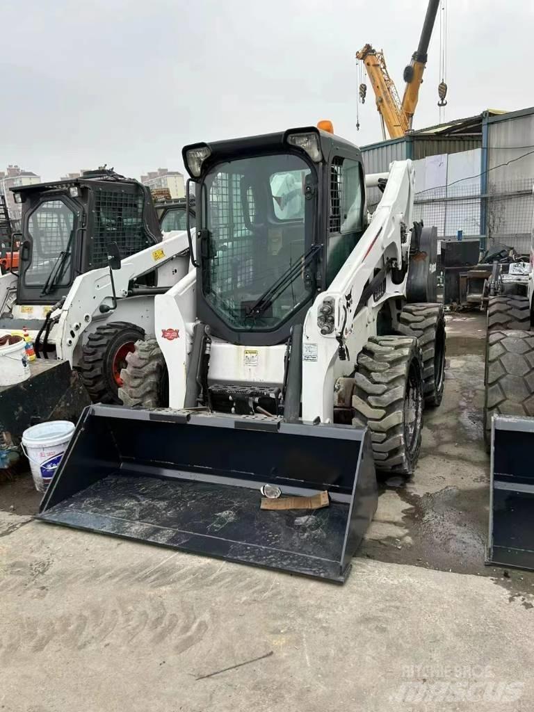 Bobcat S 750 Skid steer loaders