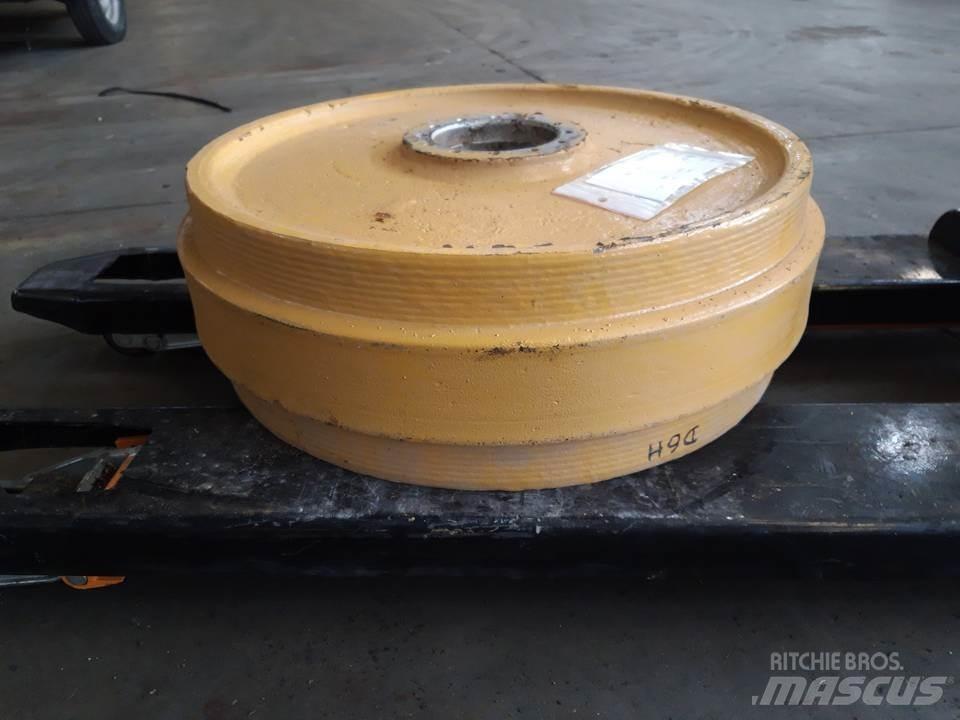 CAT D6H Tracks, chains and undercarriage