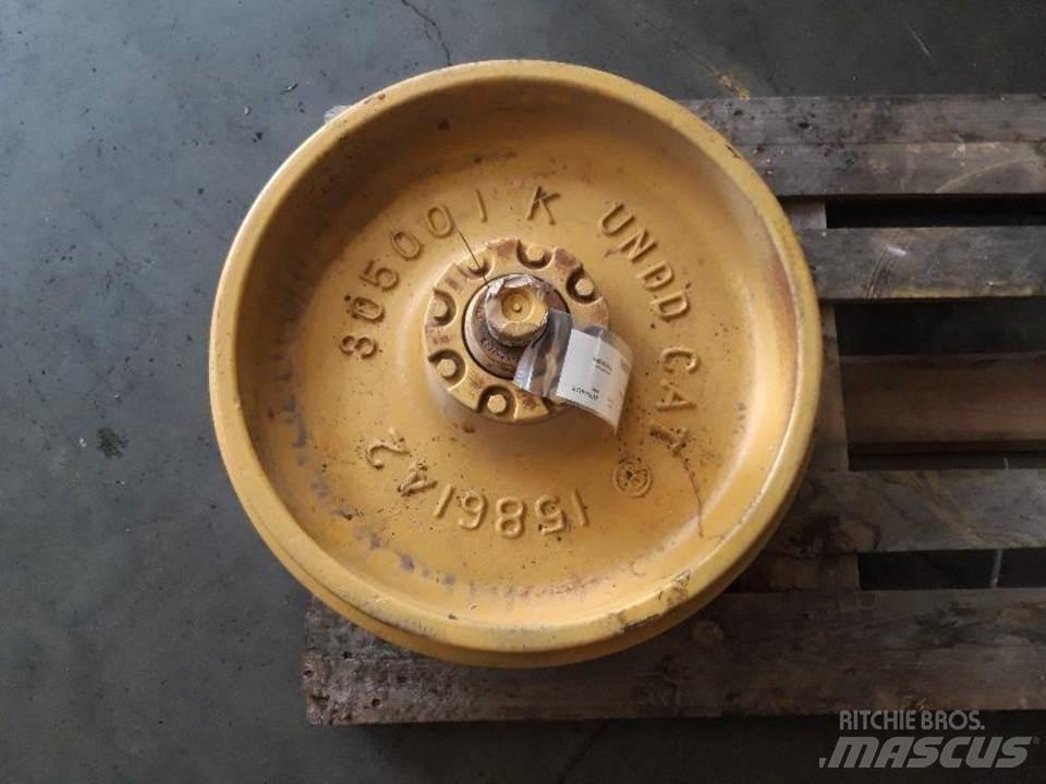 CAT D7R Tracks, chains and undercarriage